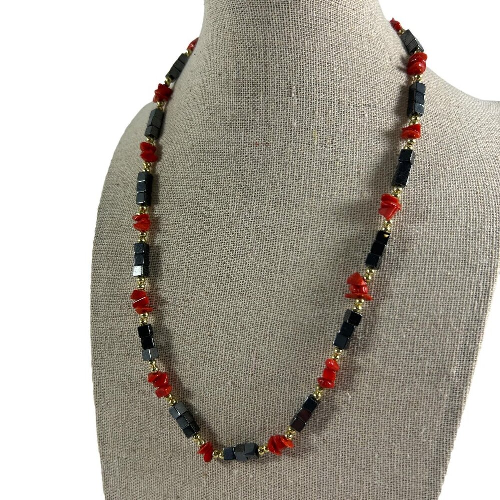 Silver Tone Spacers Black White Chippy Beaded Necklace Gold Tone Clasp 18" Long